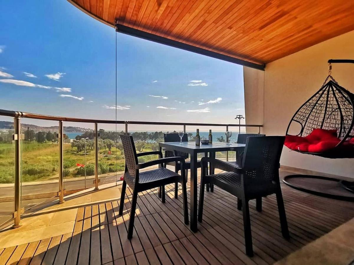 New Luxury Apartments Bar Bagian luar foto
