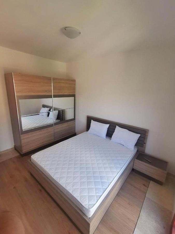 New Luxury Apartments Bar Bagian luar foto