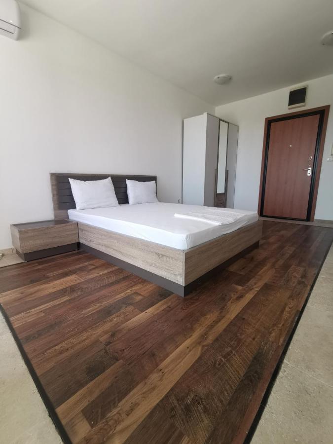 New Luxury Apartments Bar Bagian luar foto